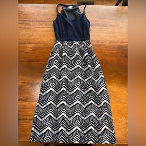 J. Crew Women's Sleeveless Maxi Dress Size 00 Navy Blue Off White Printed Bottom